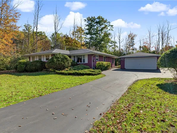 6261 Southwestern Blvd, Hamburg, NY 14075