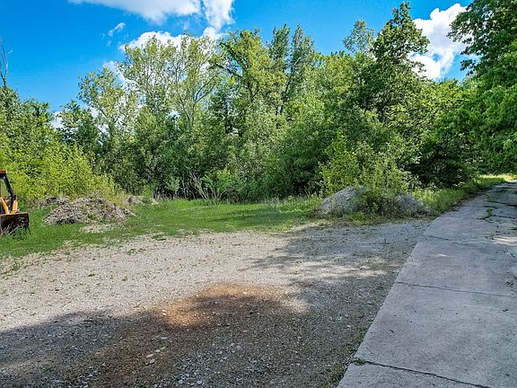 4th image of 6745 W County Road 750 S