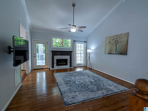 5th image of 119 Woodbury Dr