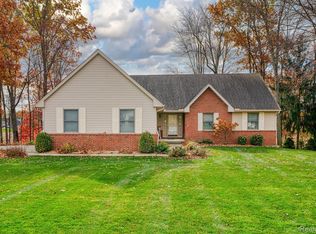 13648 Huntley Ct, South Lyon, MI