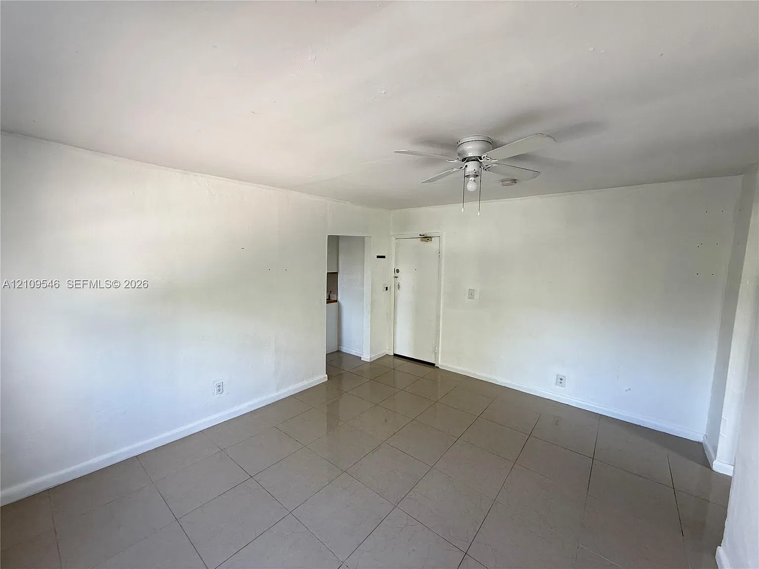 548 NW 30th St — Photo 3