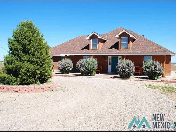 2nd image of 44 Desert Hill Rd