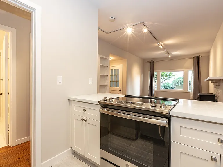 2140 Lyon St — Photo 22