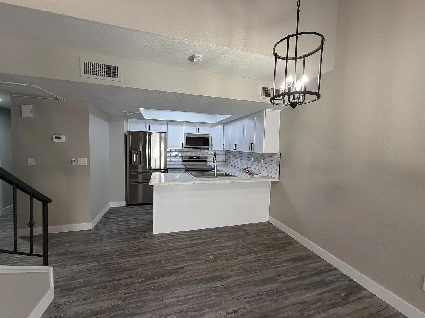 Beautifully renovated 3-bedroom, 2-bath home in the heart of Tempe — Photo 4