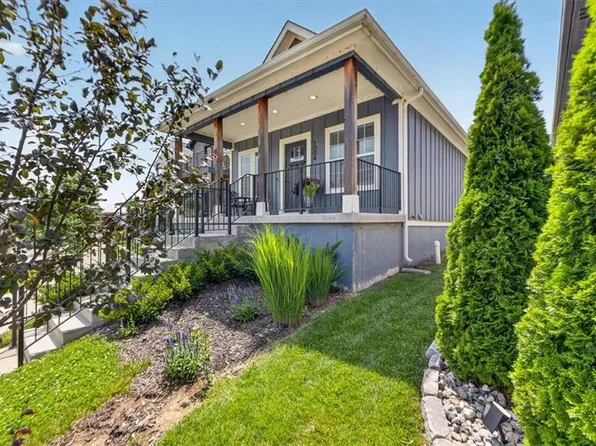 1004 S Harmony Ave, Independence, MO 64056