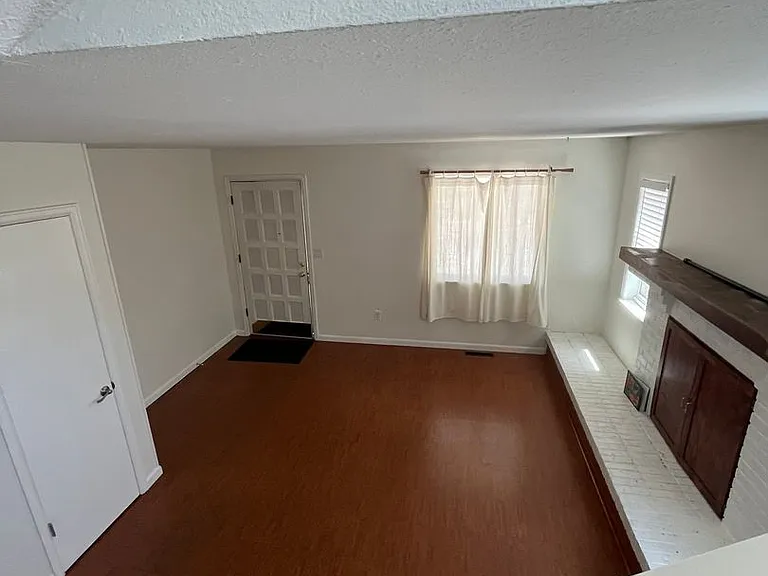 332 S Carr Ave W — Photo 3