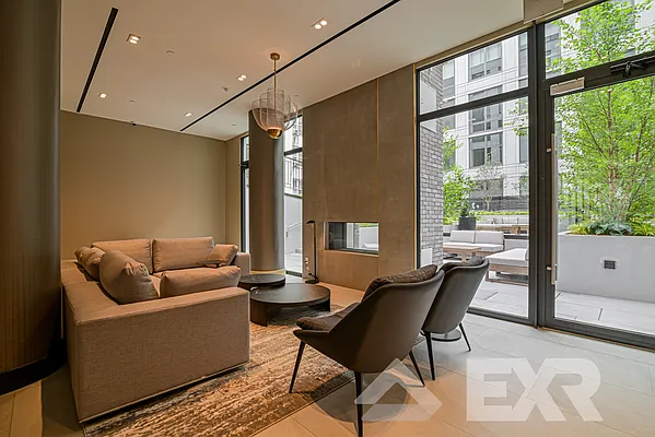 Rented by EXR | media 12