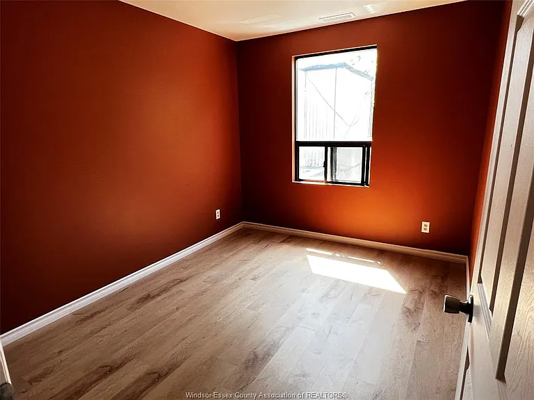 3875 Tecumseh Rd E #3 — Photo 21