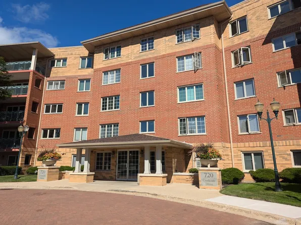 720 Creekside Dr Unit 305, Mount Prospect, IL 60056