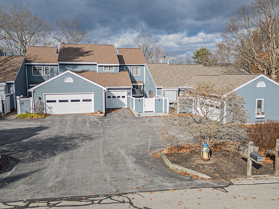 1st image of 11 Collins Ter #11