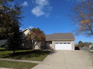 3100 W Bretons Dr, McHenry, IL 60050