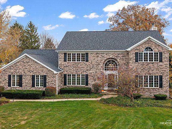 3rd image of 140 N Buckingham Dr