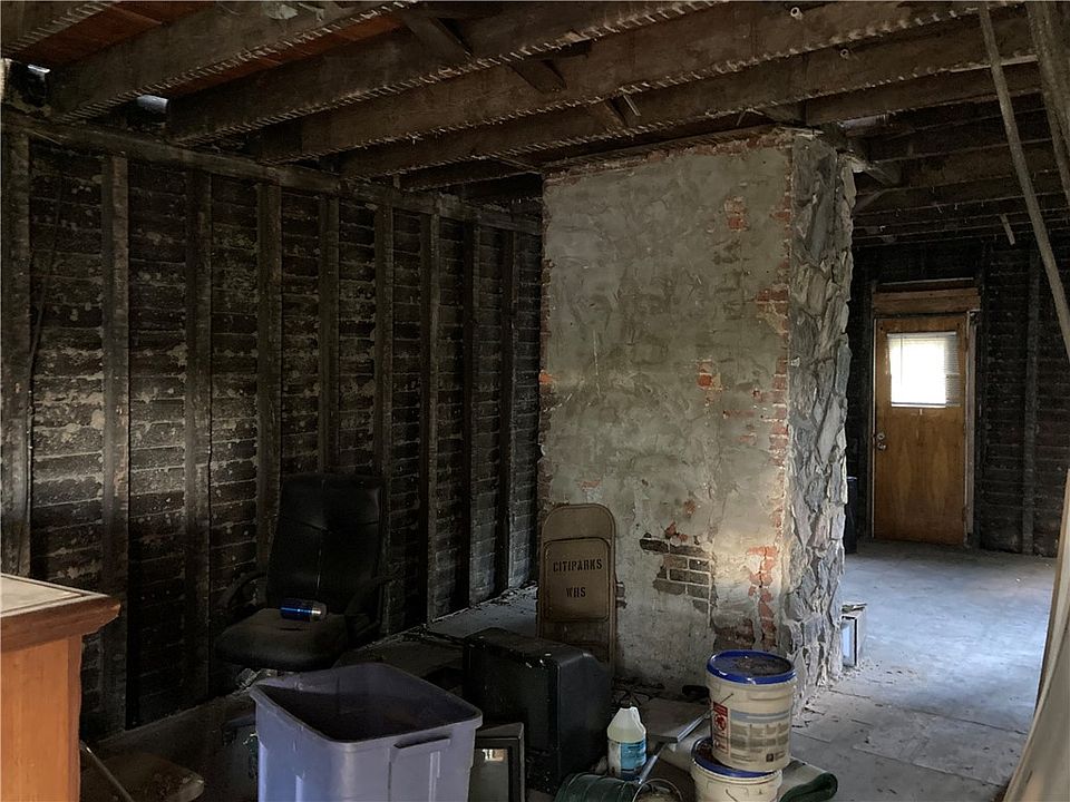 2nd image of 722 Herschel St