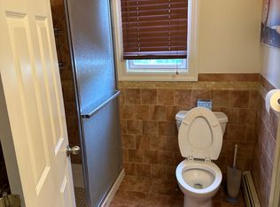 (Undisclosed Address), Roslyn Heights, NY 11577