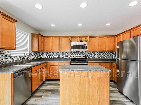 5th image of 8152 Carina Dr