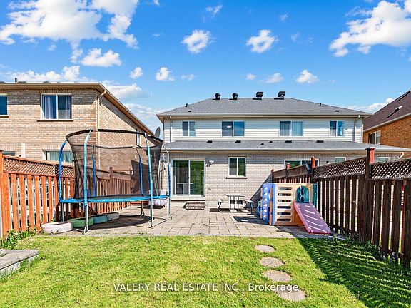 3rd image of 511 Caboto Trl