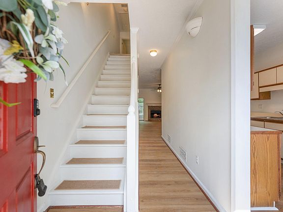 5th image of 4024 Elm St