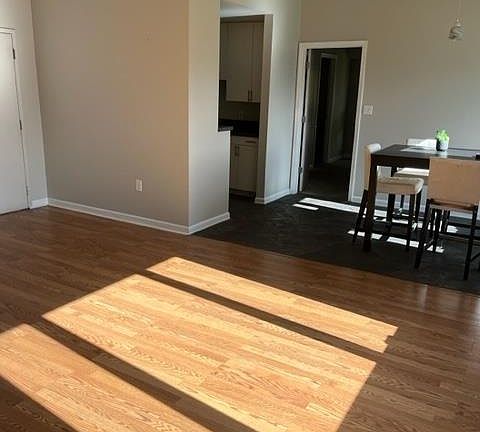 3rd image of 2339 Kemper Ln Unit E