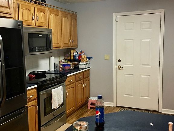 4th image of 61 Anita Ave