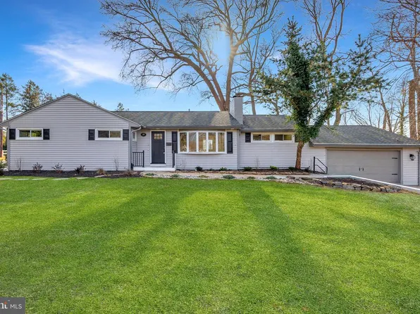 240 Elm Ave, Woodbury Heights, NJ 08097