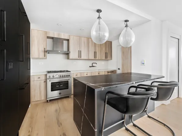 225 East 57th Street 14E image 3 of 9