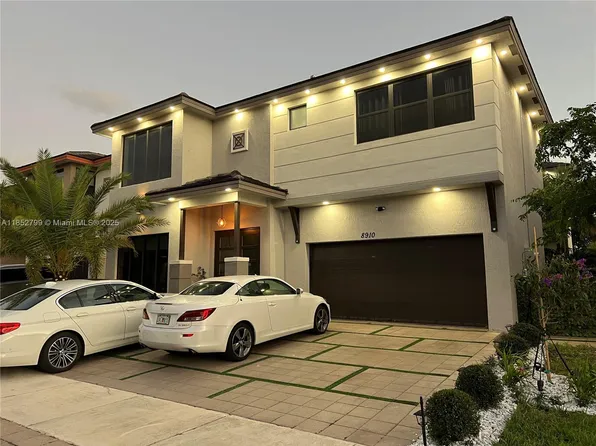 8910 NW 160th Ter, Miami Lakes, FL 33018