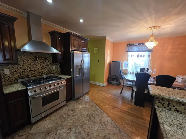 102 Clendenny Avenue image 5 of 20