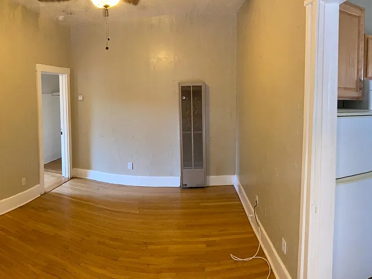 955 22nd St #3 — Photo 6