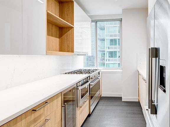 3rd image of 101 W End Ave APT 9Z