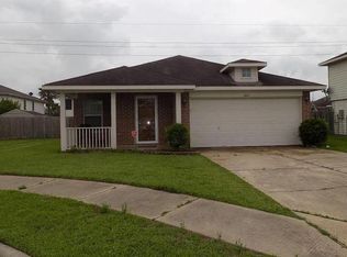8011 Sugar Cane Dr, Baytown, TX 77523