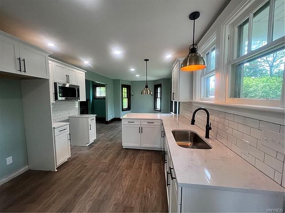 5th image of 909 James Ave