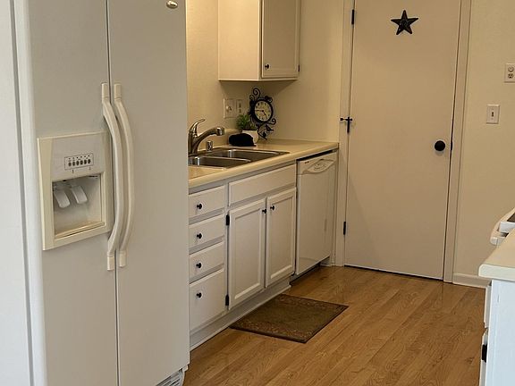 4th image of 1115 Daniel Ct APT 42