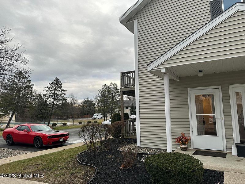 5th image of 705 Greenwich Drive