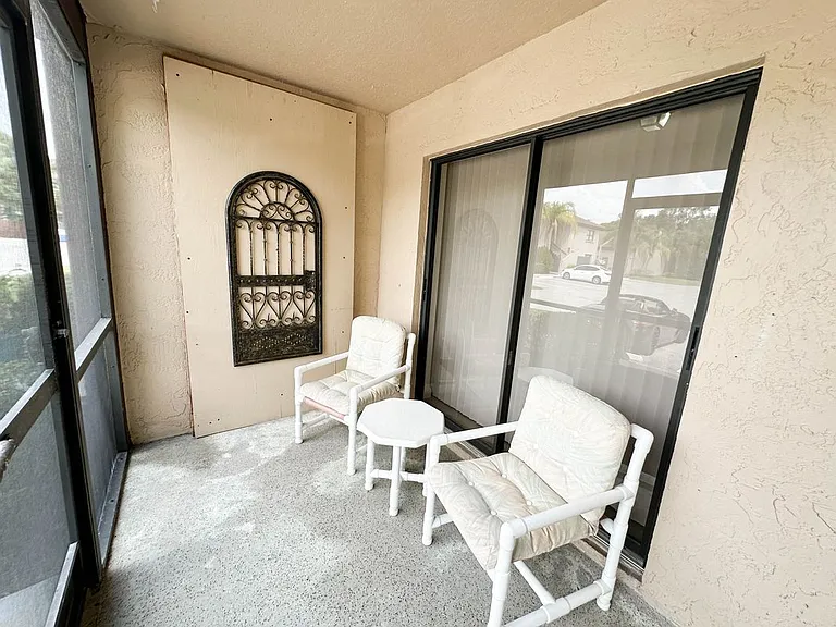 2444 SE Garden Ter — Photo 13