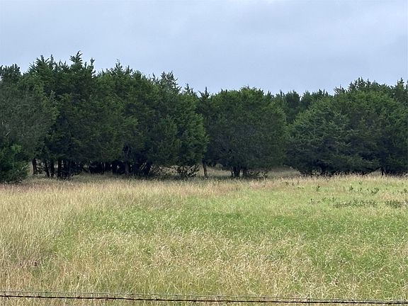 4th image of 929 County Road 2357