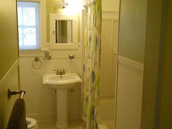 2nd image of 1420 21st St