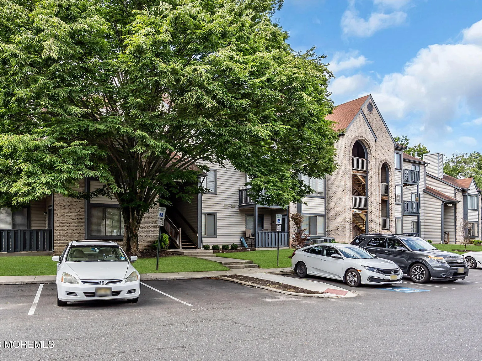 2 bed, 1340 sqft, $2,500 — Photo 3