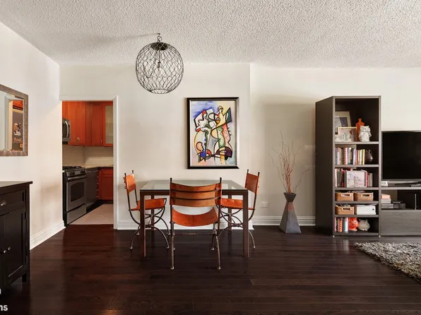 160 East 38th Street 7C image 2 of 10