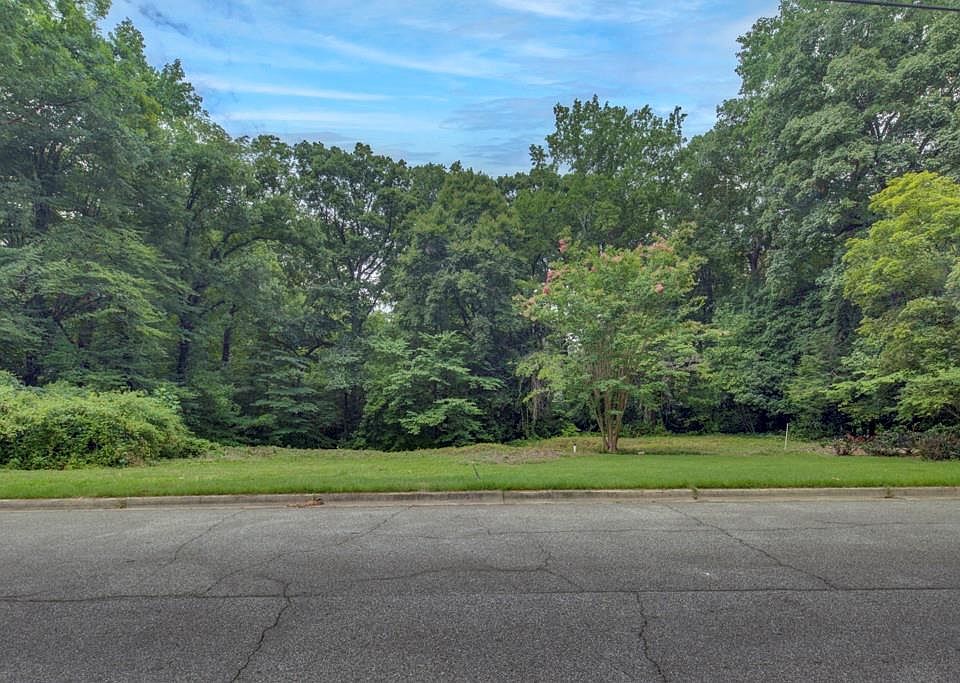 2nd image of 3660 Haddon Hall Rd NW
