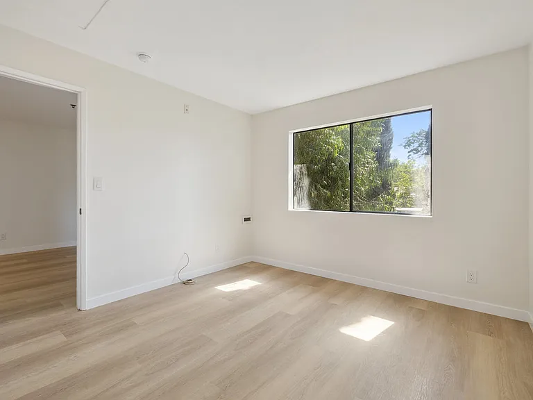 Westgate Apartments — Photo 25