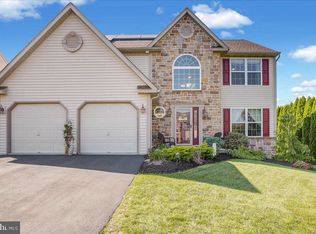 1018 Victoria Dr, Reading, PA 19605