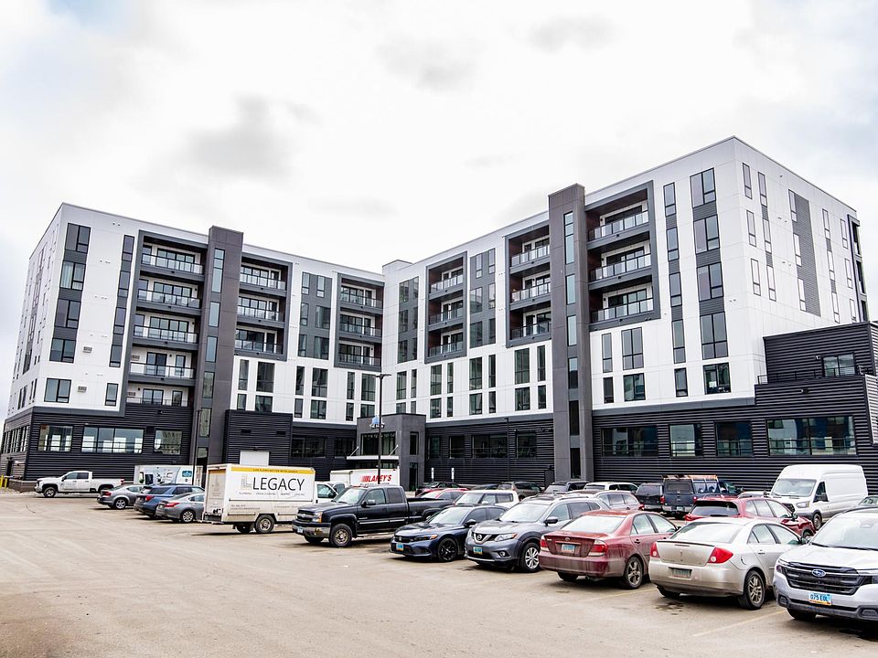 1st image of 300 Main Ave #505