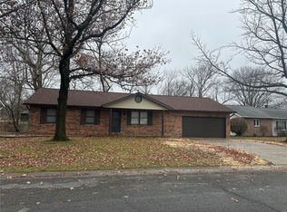 3 Germania Dr, Columbia, IL 62236