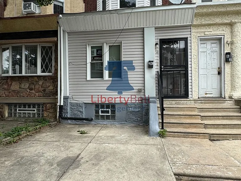 2041 S Salford St — Photo 14