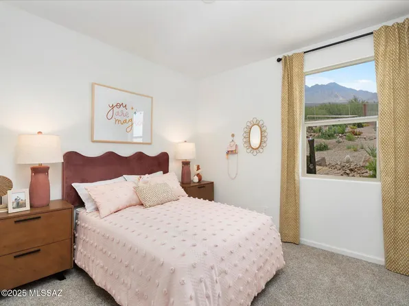 9793 N Summerstone Ave, Tucson, AZ 85743