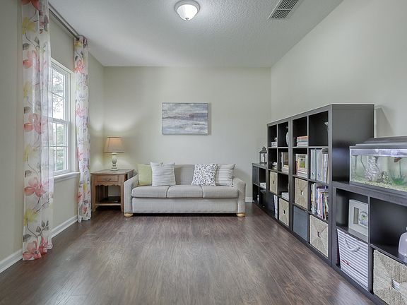 4th image of 36 Woodland Greens Dr