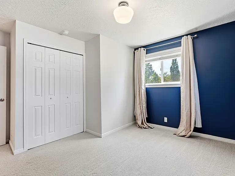 2480 Eastbourne Dr — Photo 17