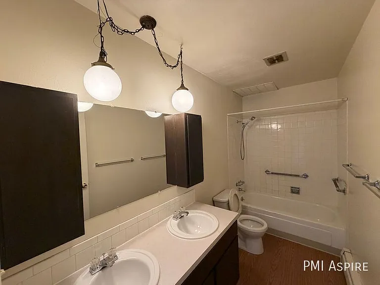 1329 Vivian St #102 — Photo 8