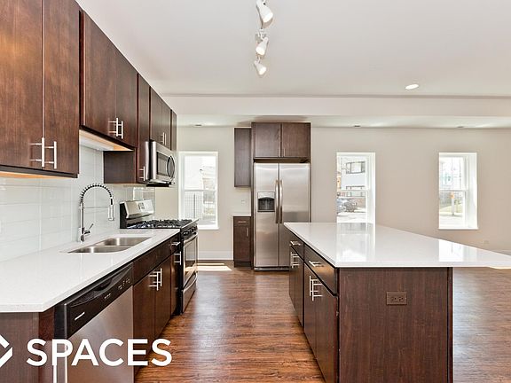 2nd image of 2959 N Hamlin Ave #One_a