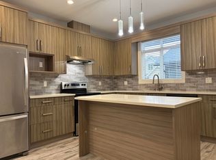 826 Cadder Ave #3, Kelowna, BC V1Y 5N6